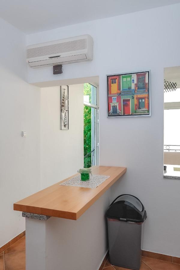 Apartmani Nina Rovinj Exterior photo